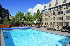 Отель Executive Inn Whistler, Уистлер